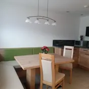 790350208.jpg